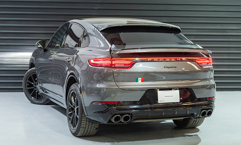 Porsche Cayenne 2023...