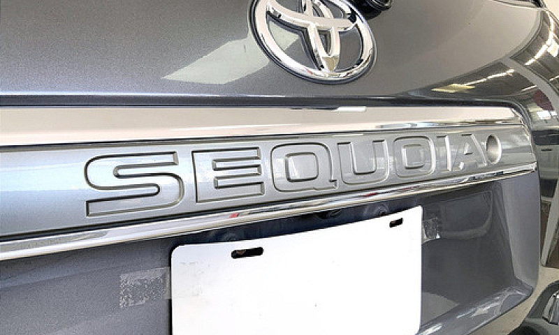 Toyota Sequoia 2017...
