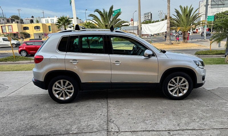 Volkswagen Tiguan Tr...