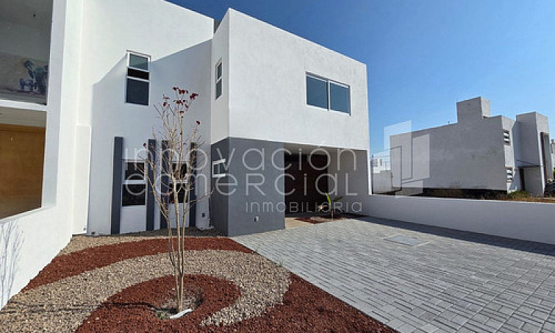 Nueva! Casa En Condo...