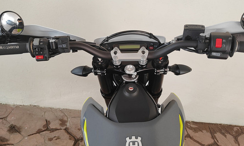 Husqvarna 701 Superm...