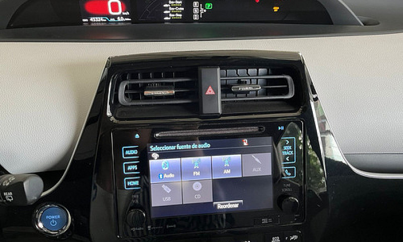 Toyota Prius 2017 1....
