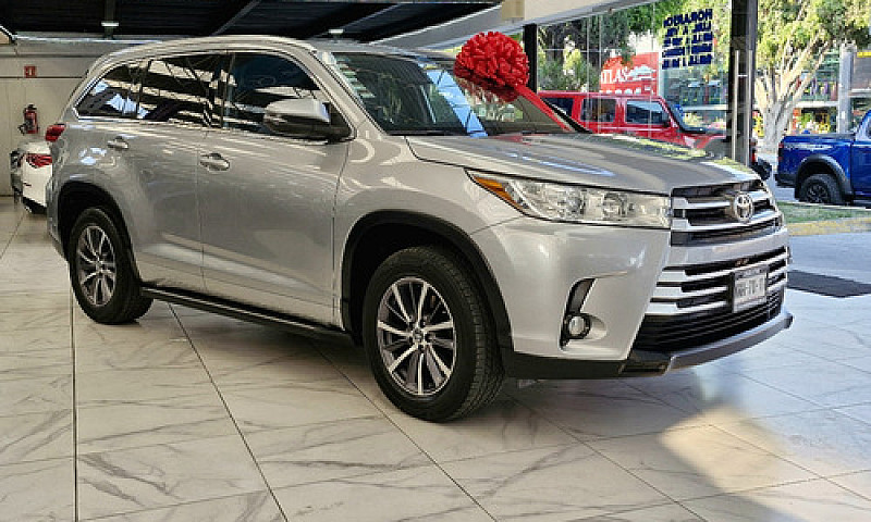 Toyota  Highlander  ...