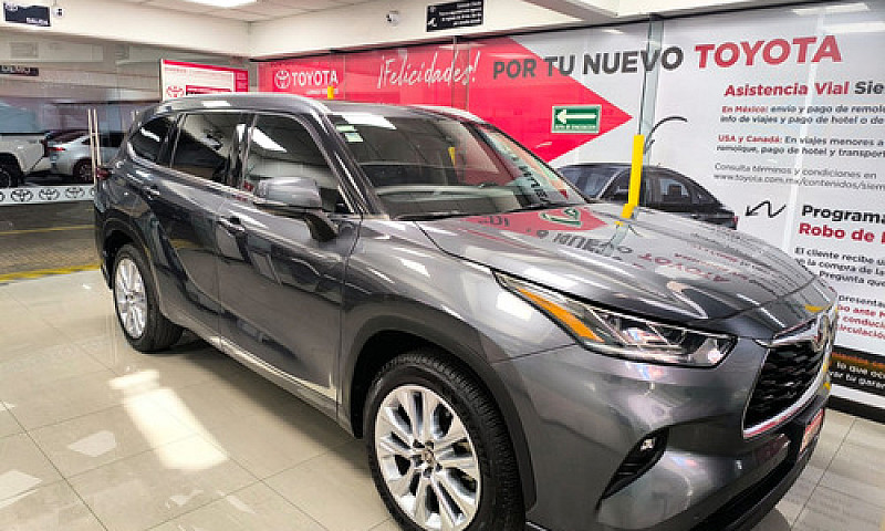 Toyota Highlander 3....