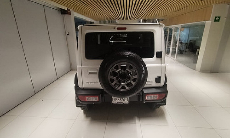 Suzuki Jimny 2023...