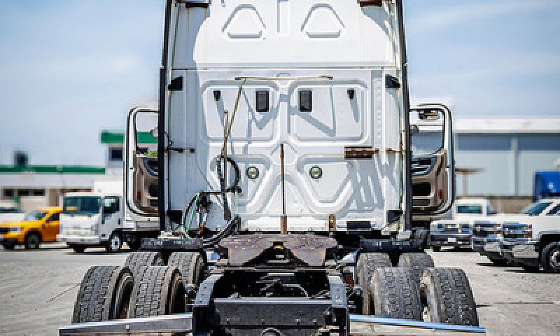 2017 Freightliner Ca...