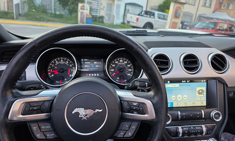 Ford Mustang Ecoboos...