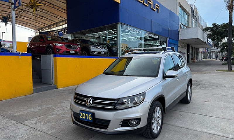 Volkswagen Tiguan Tr...