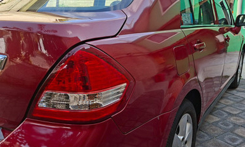 Nissan Tiida 1.8 Sen...