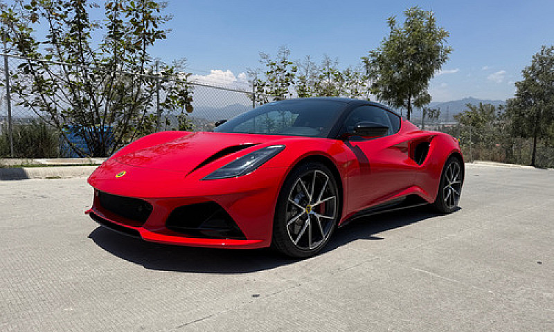 Lotus Emira...