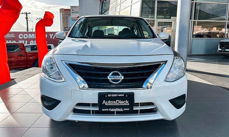 Nissan Versa 2019...