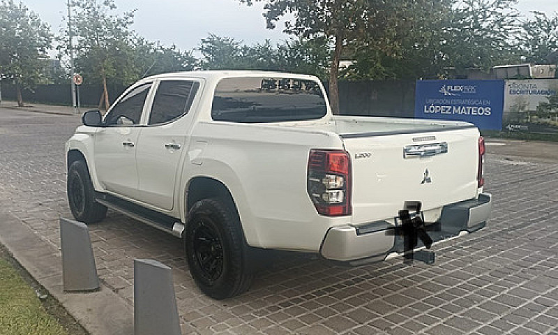 Mitsubishi L200 2.4 ...