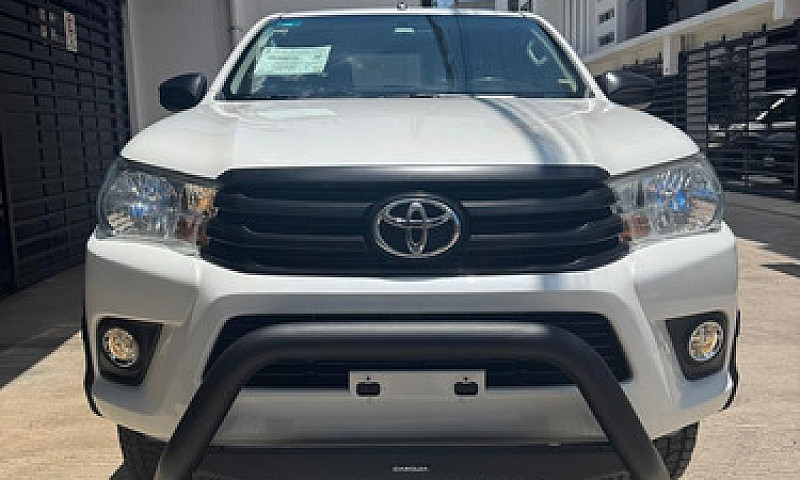 Toyota Hilux 2.8 Tdi...