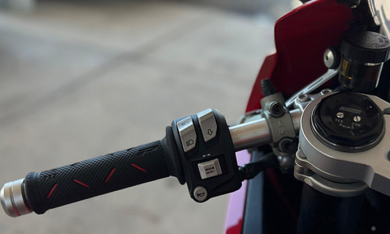 Ducati Panigale V2...