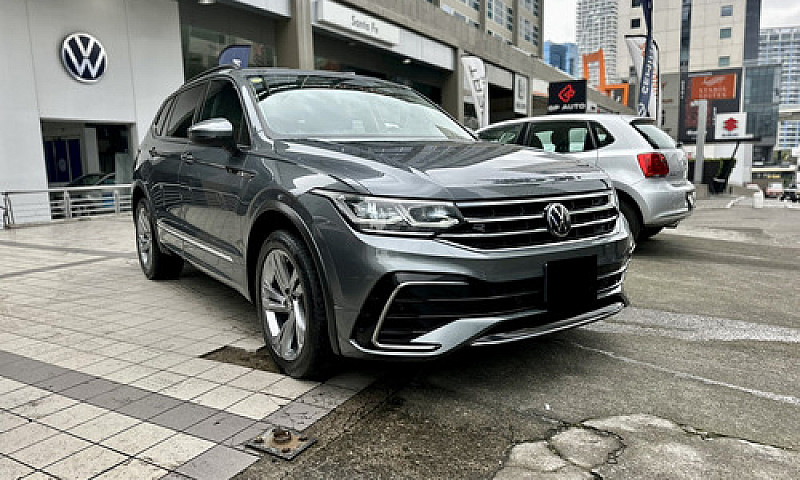 Volkswagen Tiguan R-...