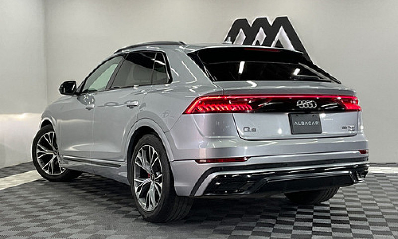 Audi Q8 2021...