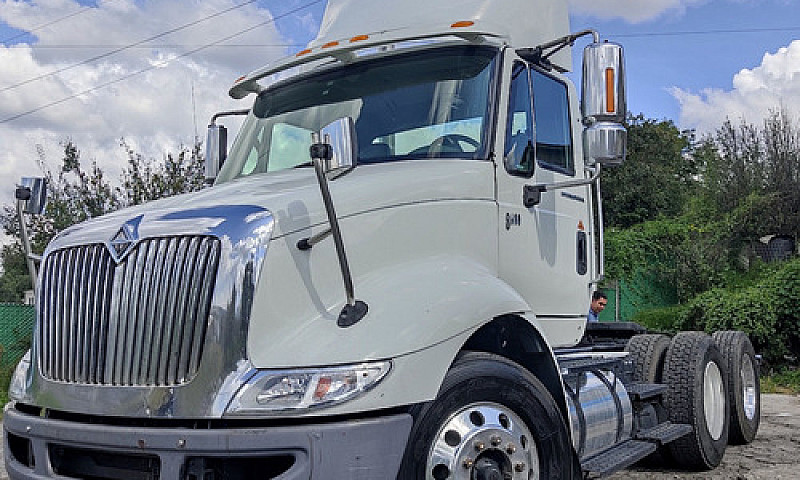 Tractocamion Interna...