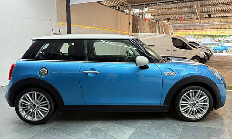 Mini Cooper...