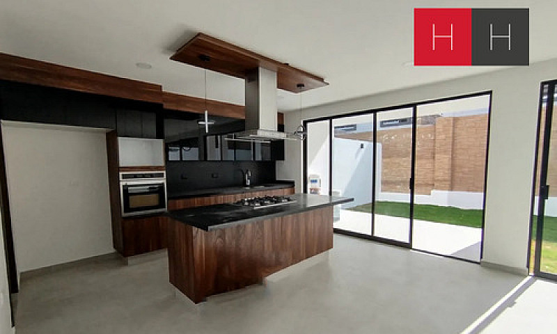 Casa En Venta En Lom...