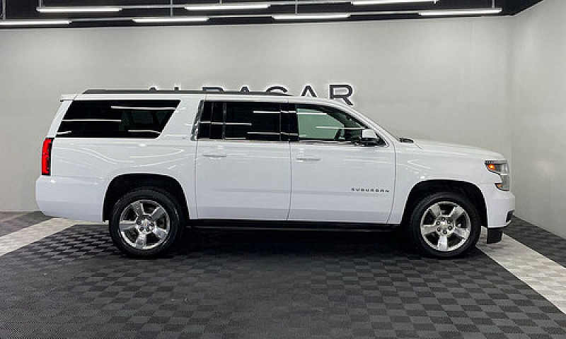 Chevrolet Suburban 2...