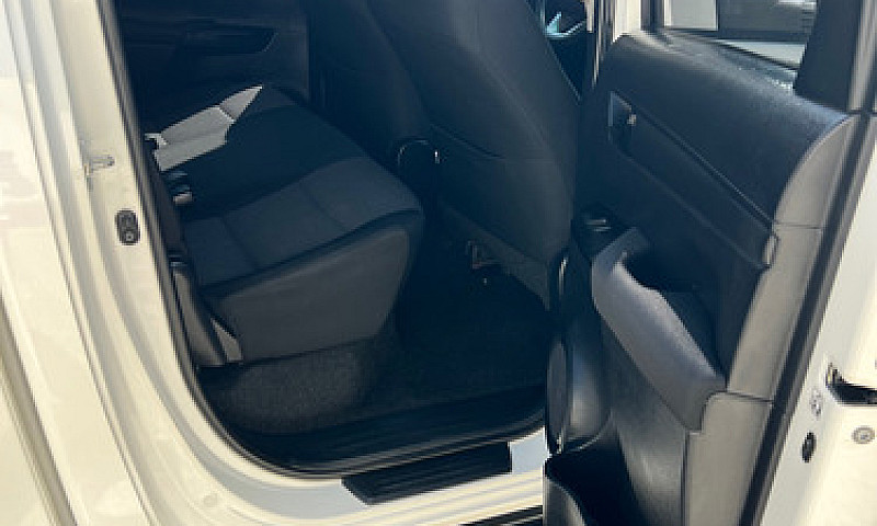 Toyota Hilux 2.7 Cab...