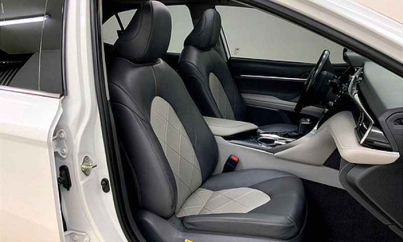 Toyota Camry 2019...
