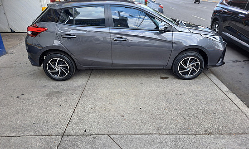 Toyota Yaris 1.5 5P ...