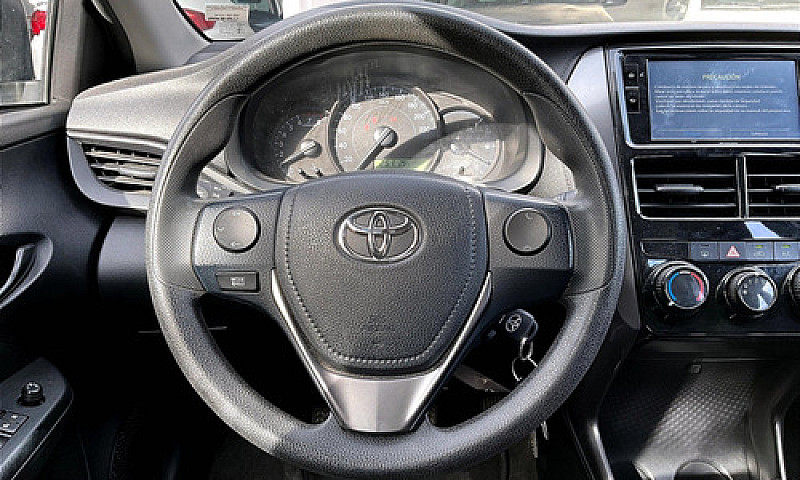 Toyota Yaris 2022...