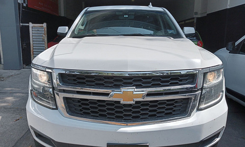 Chevrolet Suburban 2...