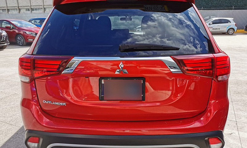 Mitsubishi Outlander...