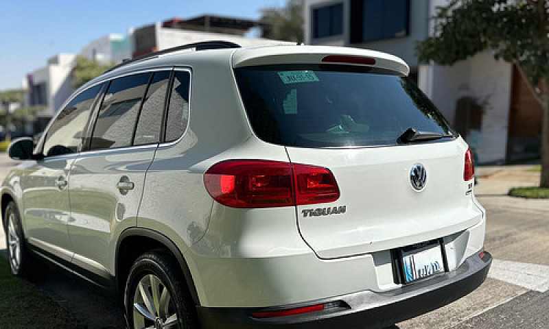 Volkswagen Tiguan 1....
