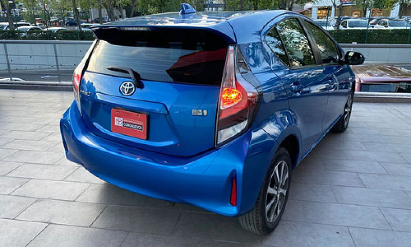 Toyota Prius 2021...