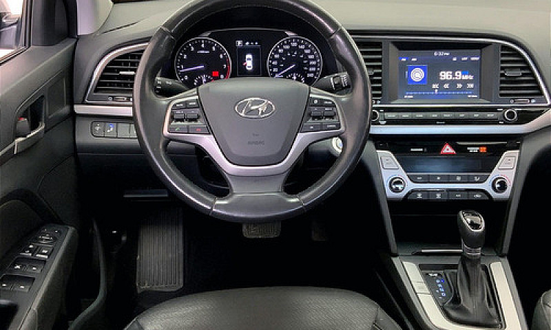 Hyundai Elantra 2018...