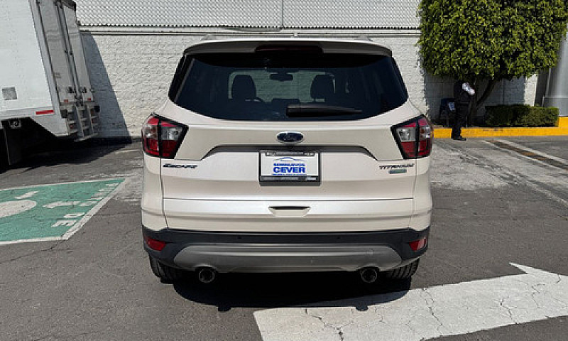 Ford Escape 2018...