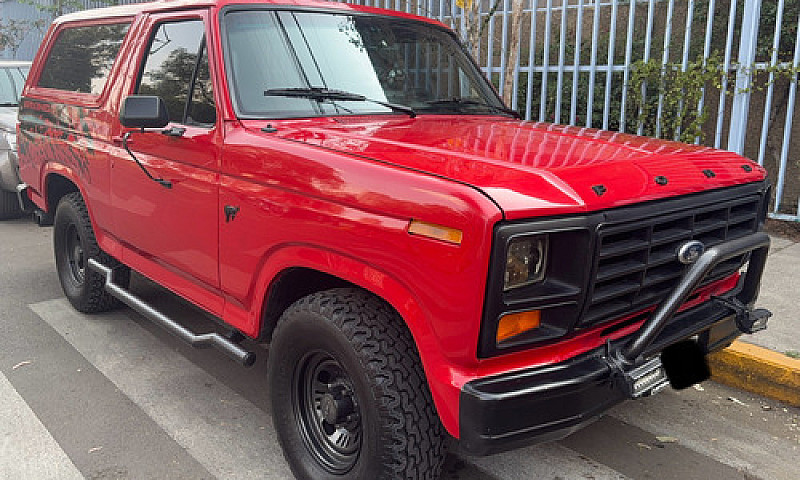 Ford Bronco Xlt...
