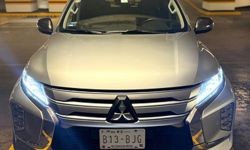 Mitsubishi Montero S...