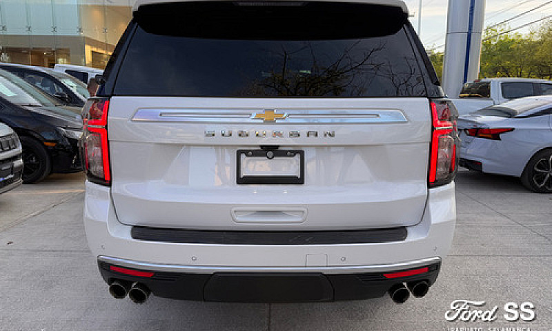 Chevrolet Suburban 2...