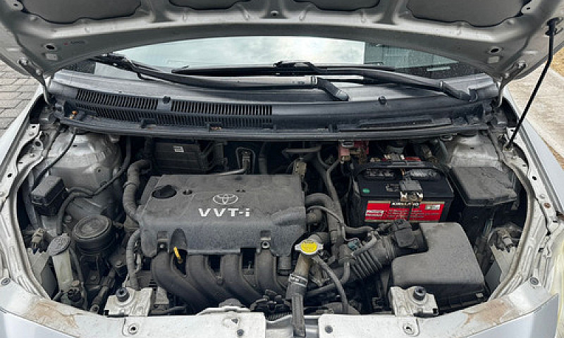 Toyota Yaris 1.5 Sed...