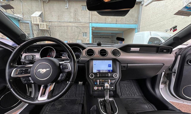 Ford Mustang 5.0L Gt...