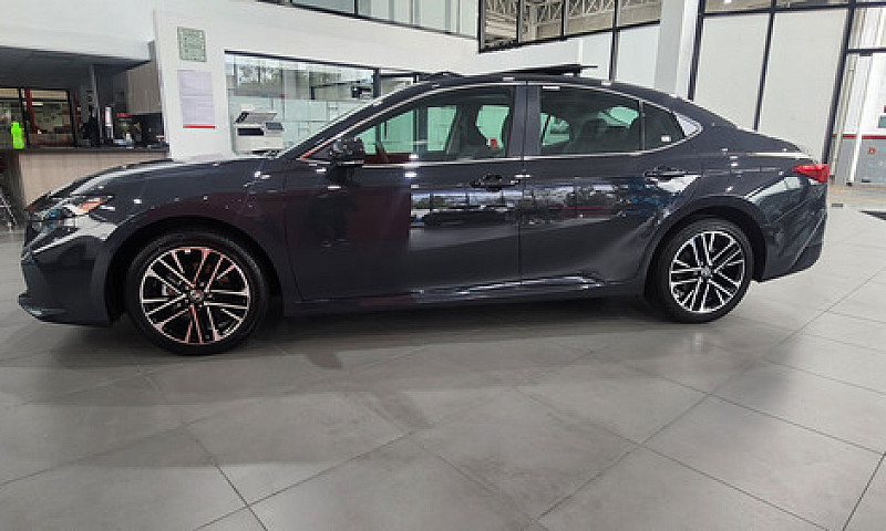 Toyota Camry 2.5 Hev...