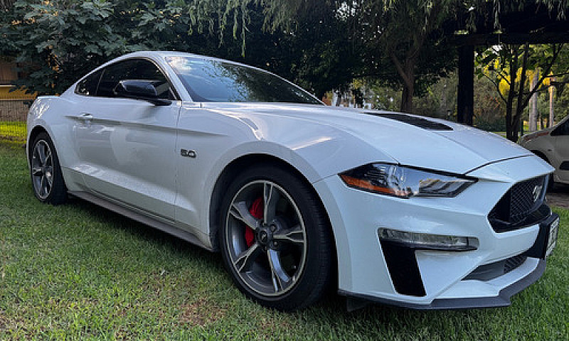 Ford Mustang 5.0L Gt...