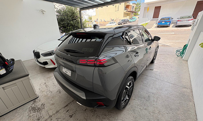 Peugeot 2008 1.2T Pu...