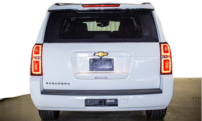 Chevrolet Suburban 2...