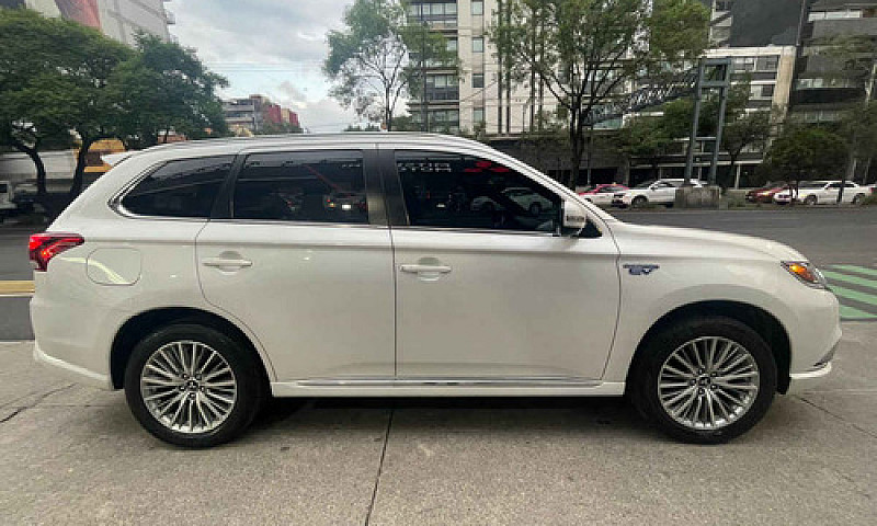 Mitsubishi Outlander...