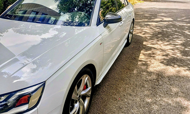 Audi A4 2.0 T S Line...