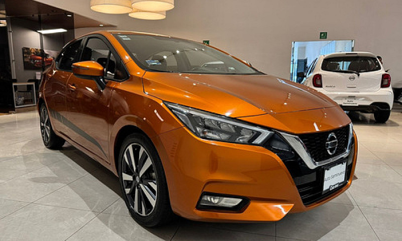Nissan Versa Exclusi...