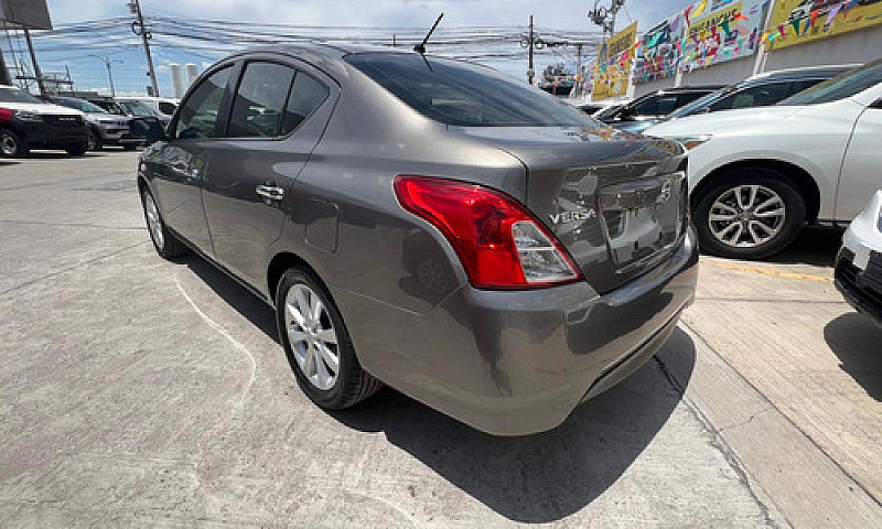 Nissan Versa 2017...