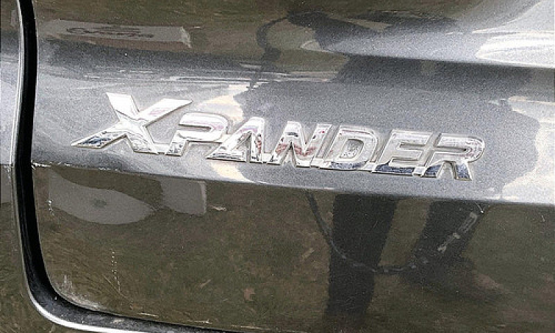 Mitsubishi Xpander 2...