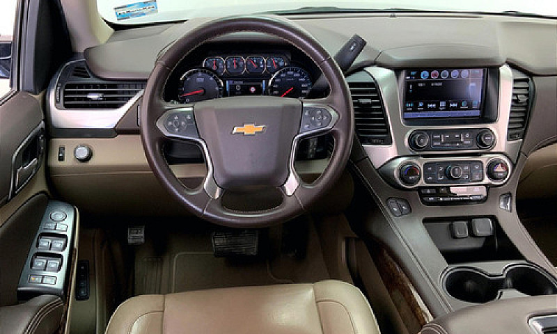 Chevrolet Suburban 2...