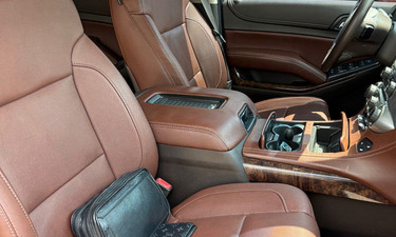 Chevrolet Suburban 5...